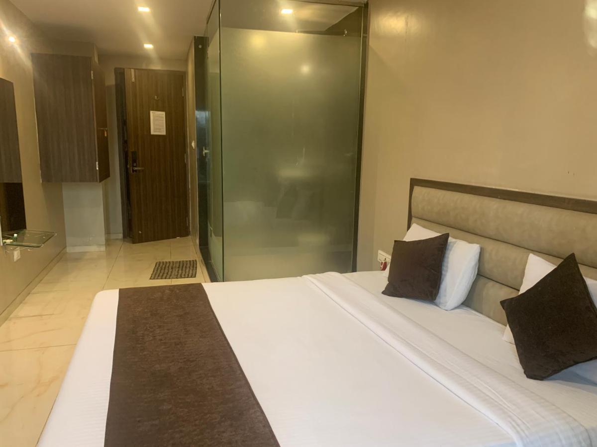 Hotel Merakee - Near Dahisar Mira Road Mumbai Exterior foto
