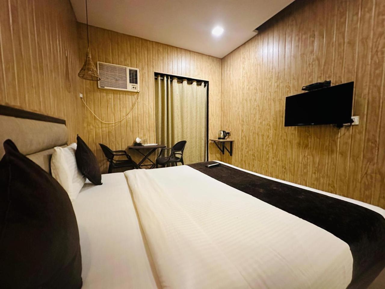Hotel Merakee - Near Dahisar Mira Road Mumbai Exterior foto